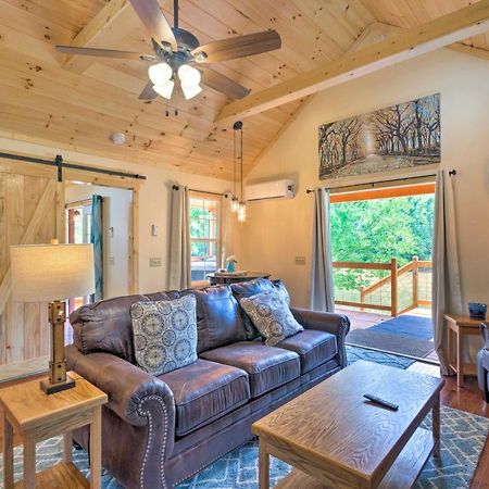 Cozy Riverfront Cabin With Private Deck And Hot Tub! Bryson City Buitenkant foto