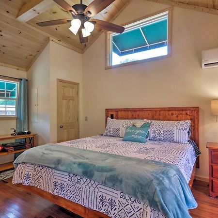 Cozy Riverfront Cabin With Private Deck And Hot Tub! Bryson City Buitenkant foto