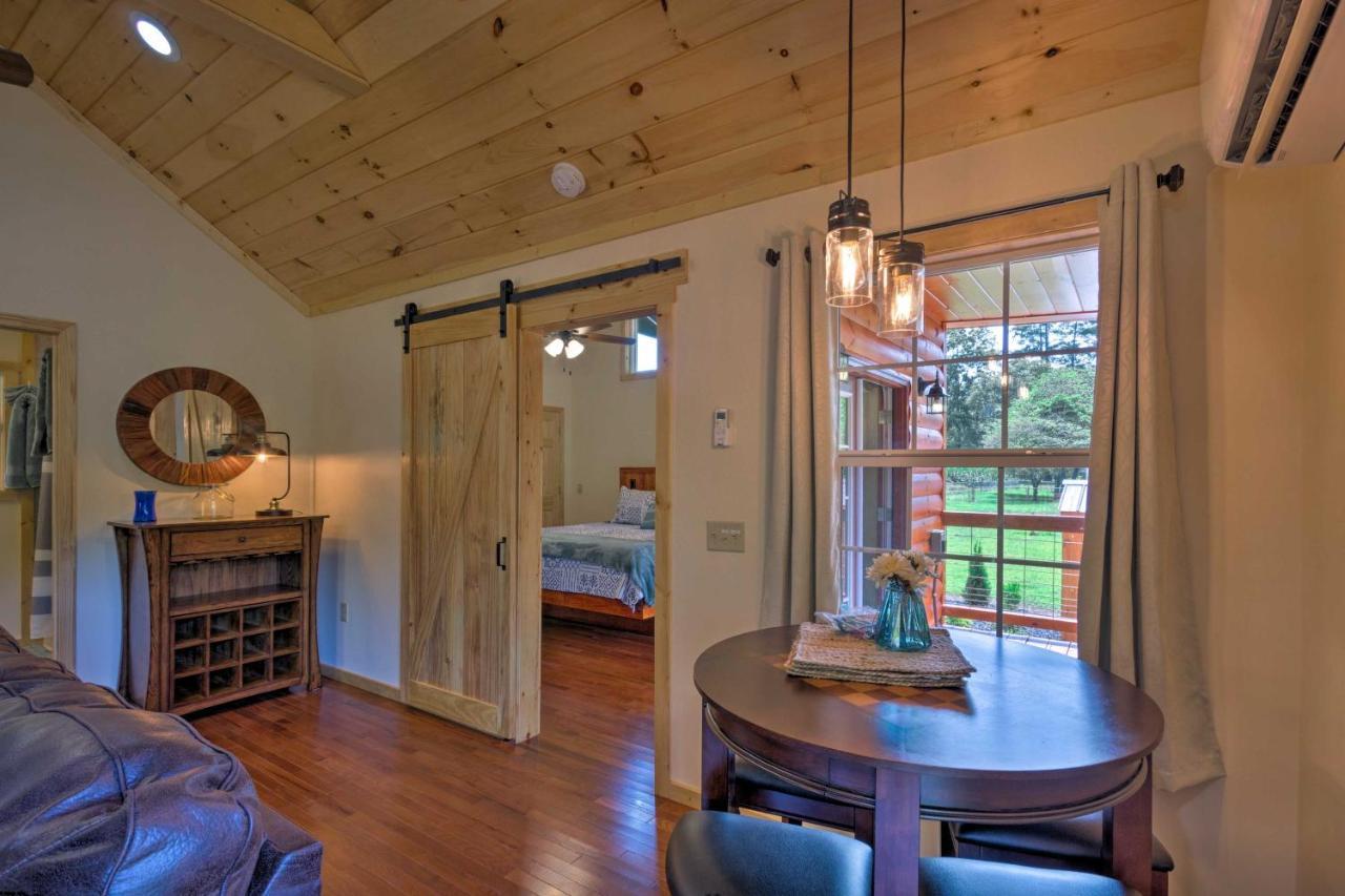 Cozy Riverfront Cabin With Private Deck And Hot Tub! Bryson City Buitenkant foto
